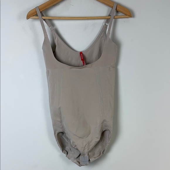 SPANXsculpt™ OnCore Open-Bust Brief Bodysuit Size Large - Picture 4 of 9